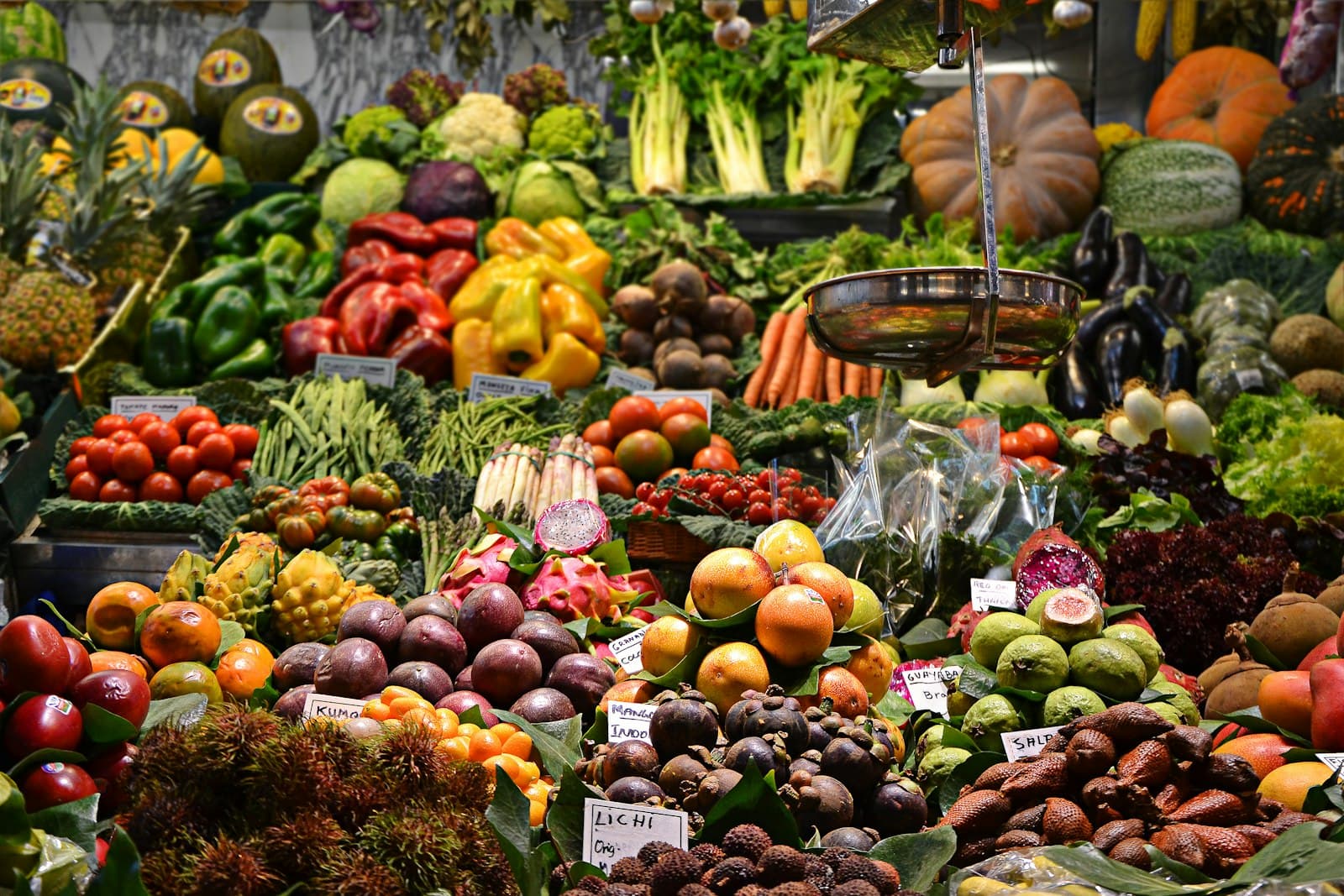 Fresh vegetables on display at a farmers market